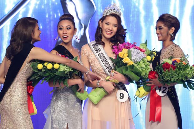Miss Universe Malaysia 2018 Jane Teoh with her runners-up. (Photo from The Star Online)