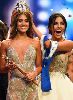 Valeria Morales was crowned by Laura Gonzalez, Miss Colombia 2017